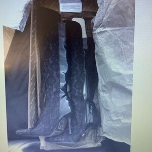 New Donald Pliner CoutureLace Patent boots